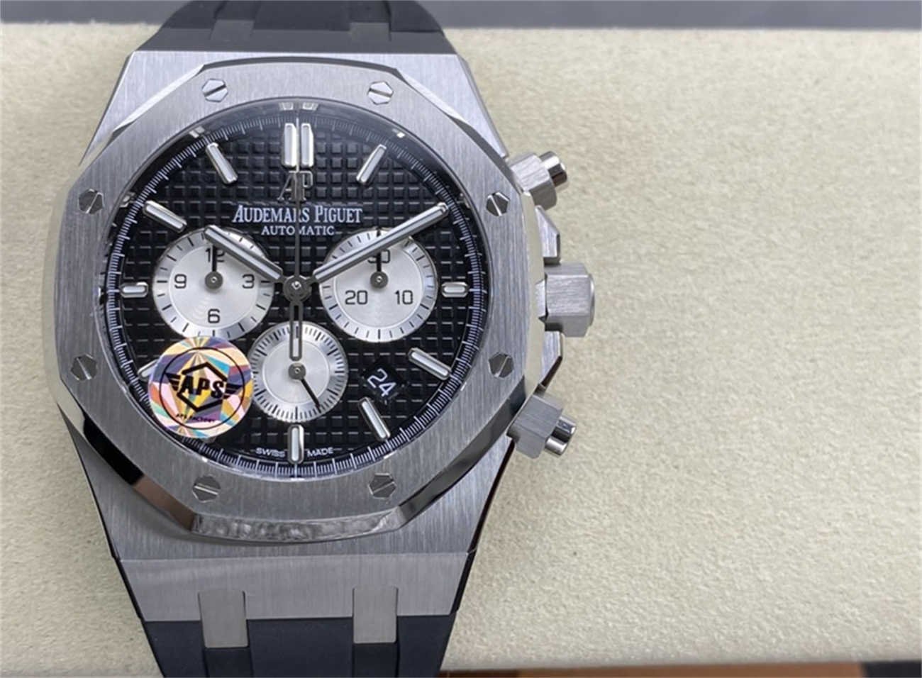 AP 26331 Replica (APS Factory) – Black Dial & Rubber Strap Edition